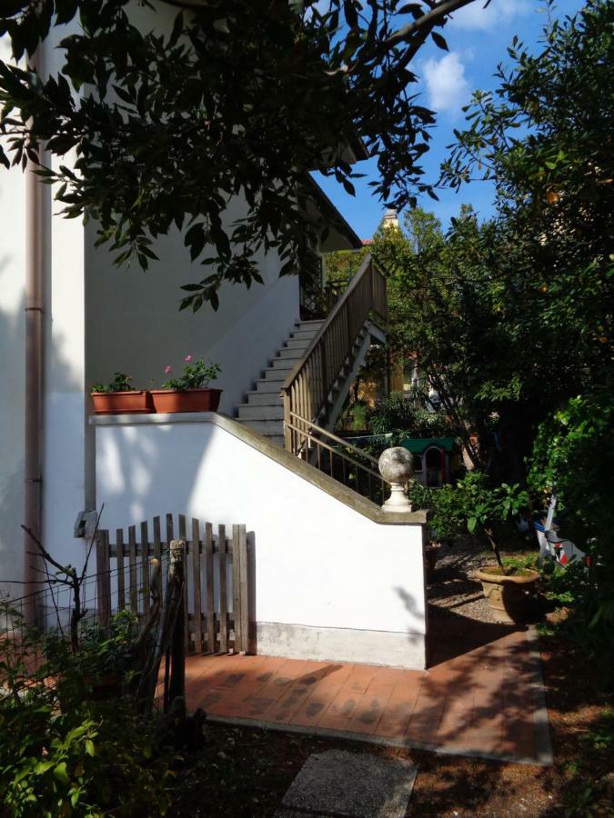 La Casa Di Nina Apartment Quercianella Exterior photo